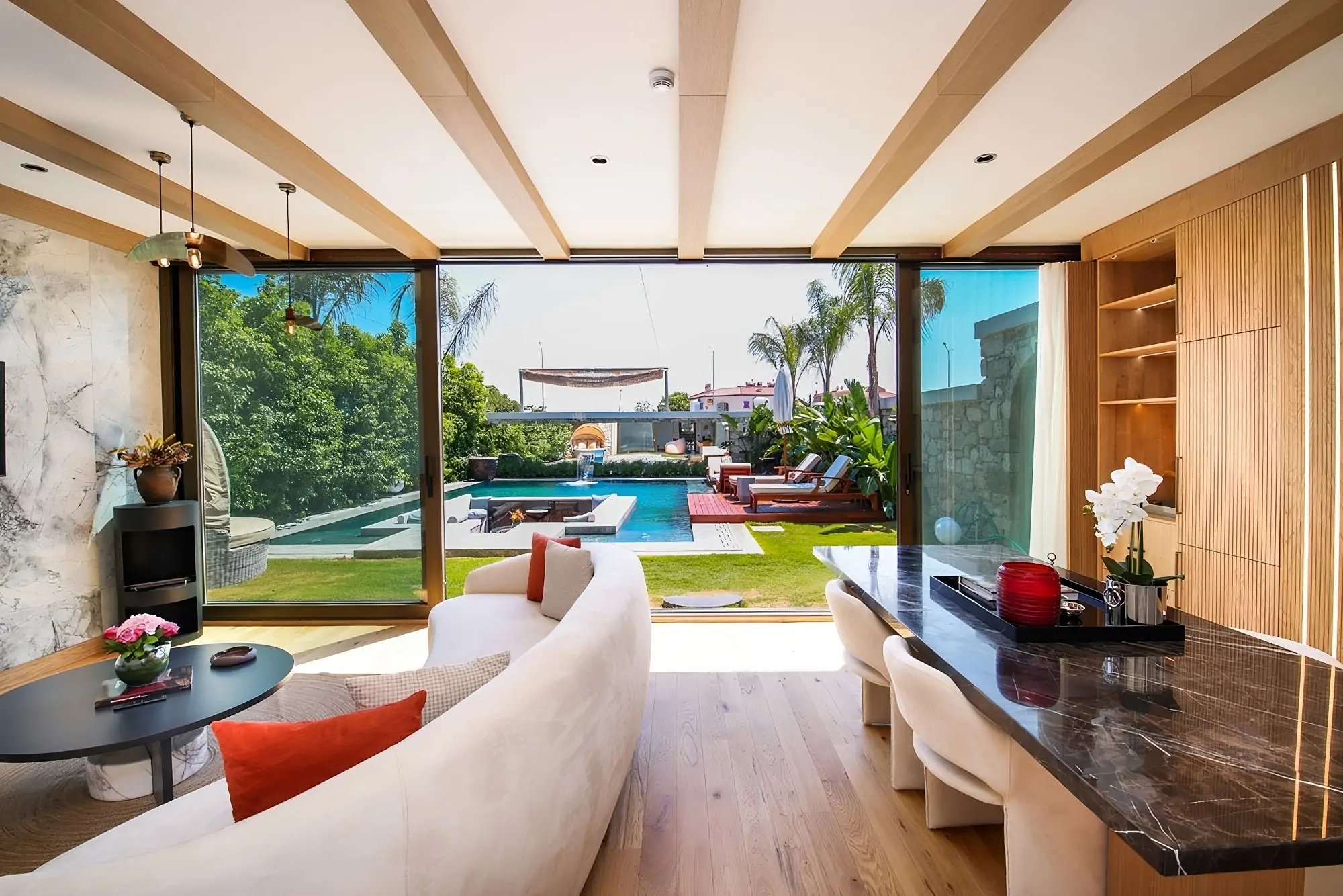 VILLA SUNSET BY GENESIS